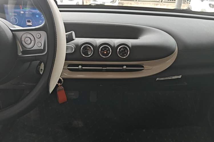 Used Wuling Bingo 2023 203km Light Edition Audio And AC Panel