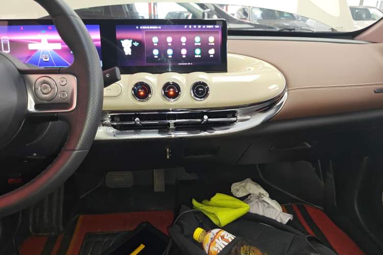 Used Wuling Bingo 2023 333 km Lingxi Connected Version Audio And AC Panel
