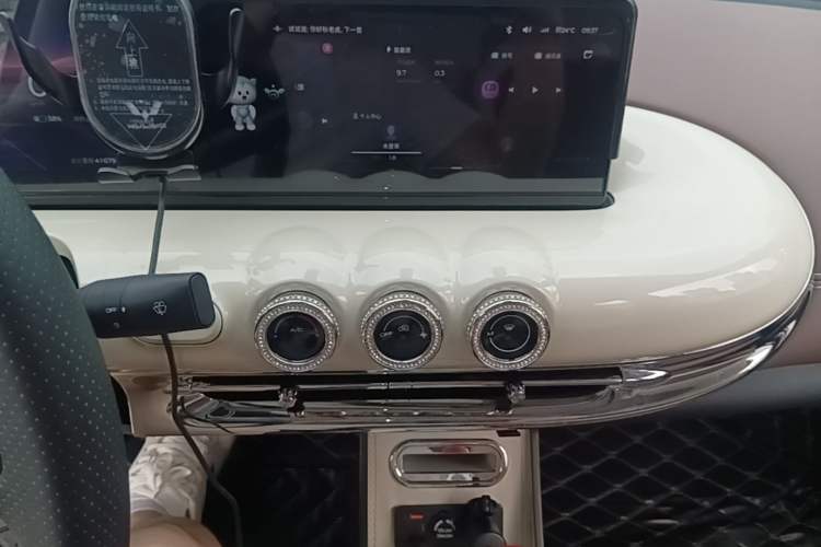 Used Wuling Bingo 2023 333 km Lingxi Connected Version Audio And AC Panel