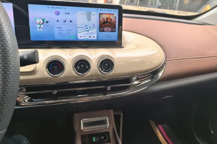 Used Wuling Bingo 2023 410 km Lingxi Deluxe Edition Audio And AC Panel