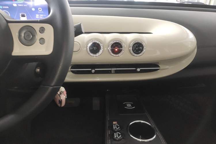 Used Wuling Bingo 2023 203km Light Edition Audio And AC Panel