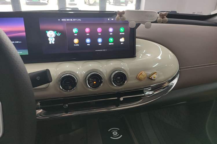 Used Wuling Bingo 2023 333 km Lingxi Connected+ Version Audio And AC Panel