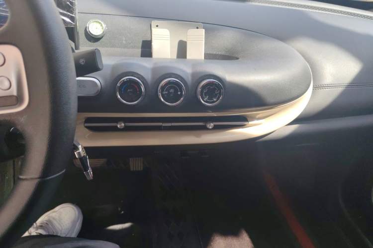 Used Wuling Bingo 2023 203km Light Edition Audio And AC Panel