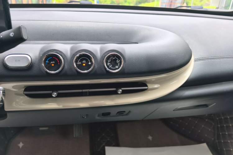 Used Wuling Bingo 2023 203km Light Edition Audio And AC Panel