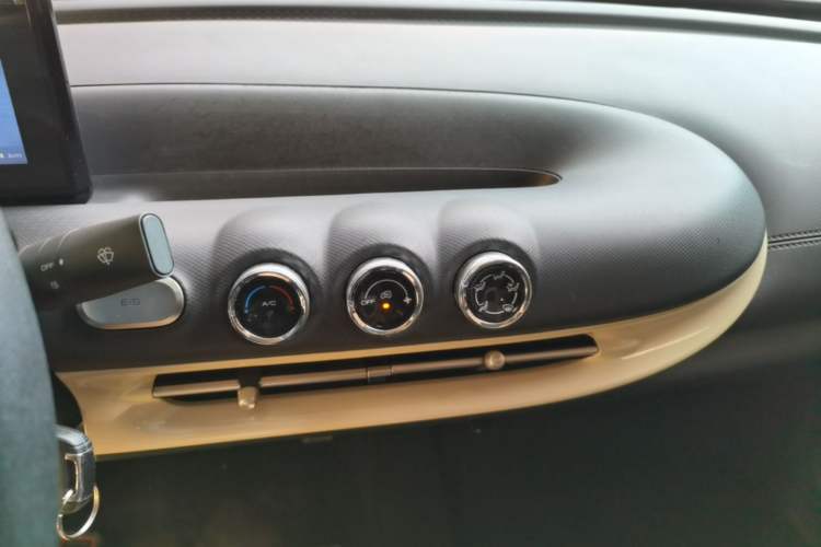 Used Wuling Bingo 2023 203km Light Edition Audio And AC Panel