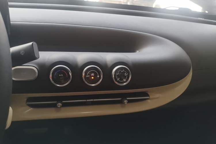 Used Wuling Bingo 2023 203km Light Edition Audio And AC Panel