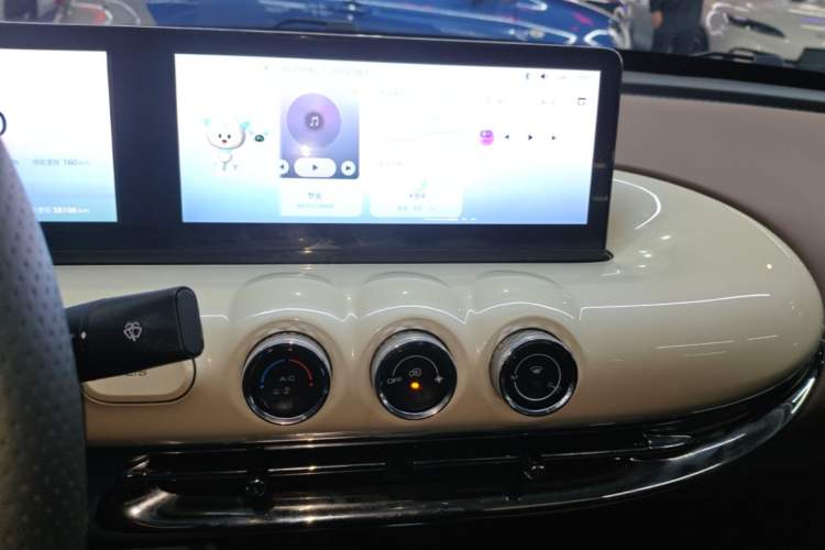 Used Wuling Bingo 2023 333 km Lingxi Connected Version Audio And AC Panel