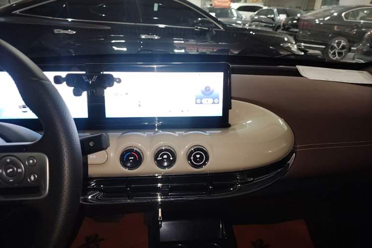 Used Wuling Bingo 2023 333 km Lingxi Connected Version Audio And AC Panel