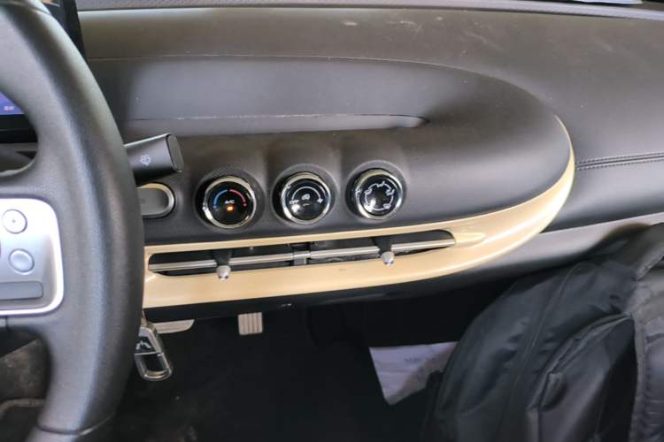 Used Wuling Bingo 2023 203km Light Edition Audio And AC Panel