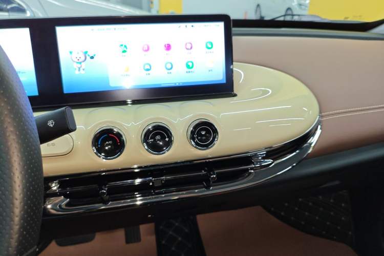 Used Wuling Bingo 2023 333 km Lingxi Connected+ Version Audio And AC Panel