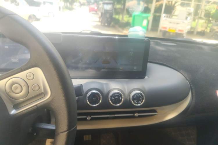 Used Wuling Bingo 2023 333 km Fast-Share Version Audio And AC Panel