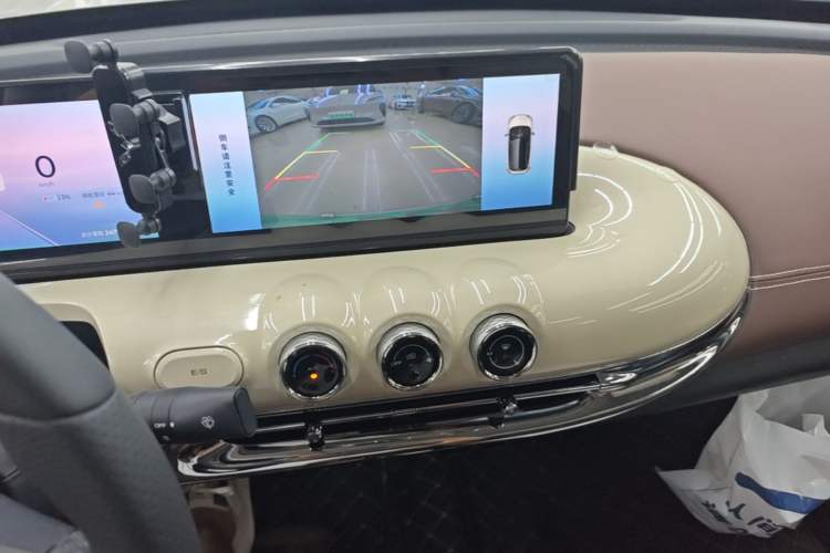 Used Wuling Bingo 2023 333 km Lingxi Connected+ Version Audio And AC Panel