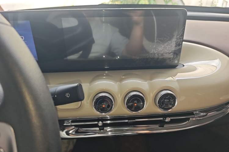 Used Wuling Bingo 2023 333 km Fast-Share Version Audio And AC Panel