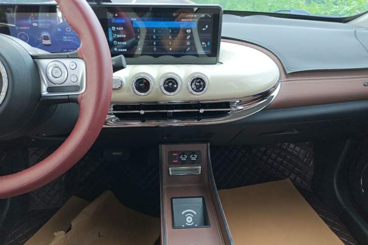 Used Wuling Bingo 2023 203km Comfort Edition Audio And AC Panel
