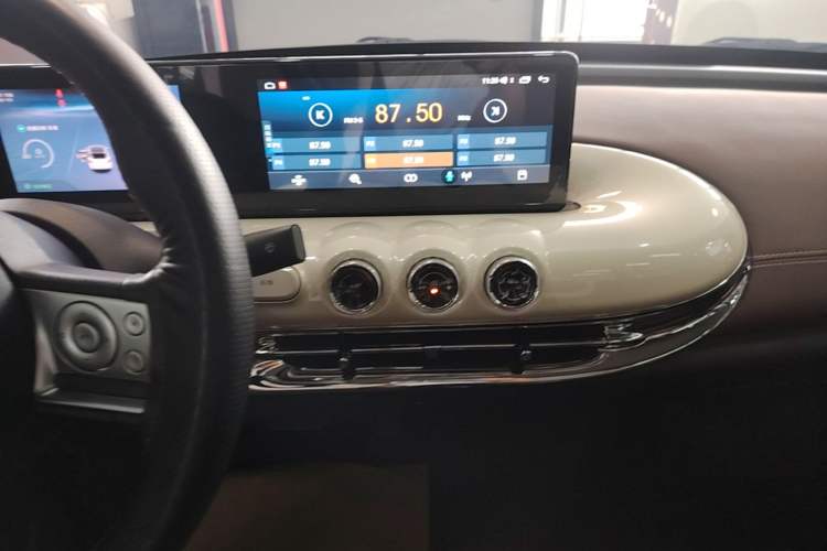 Used Wuling Bingo 2023 203km Comfort Edition Audio And AC Panel