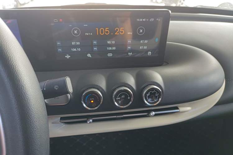 Used Wuling Bingo 2023 333 km Fast-Share Version Audio And AC Panel
