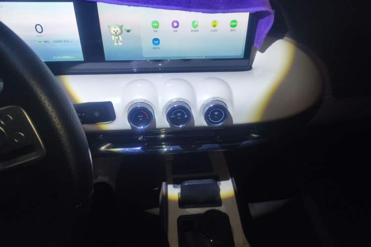 Used Wuling Bingo 2023 333 km Lingxi Connected+ Version Audio And AC Panel