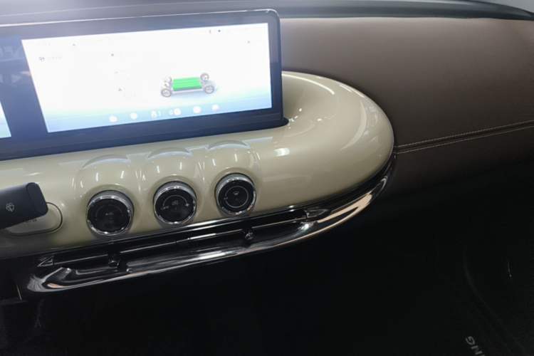 Used Wuling Bingo 2023 333 km Lingxi Connected+ Version Audio And AC Panel