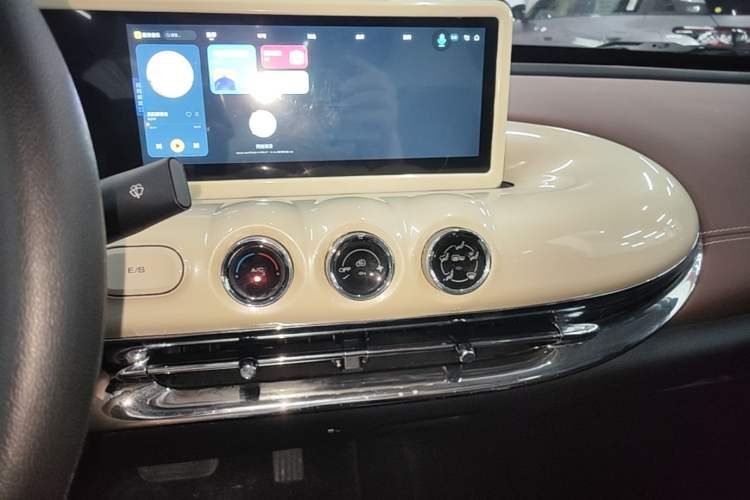 Used Wuling Bingo 2023 203km Comfort Edition Audio And AC Panel