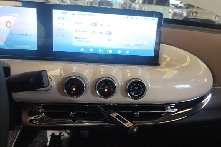 Used Wuling Bingo 2023 333 km Lingxi Connected+ Version Audio And AC Panel