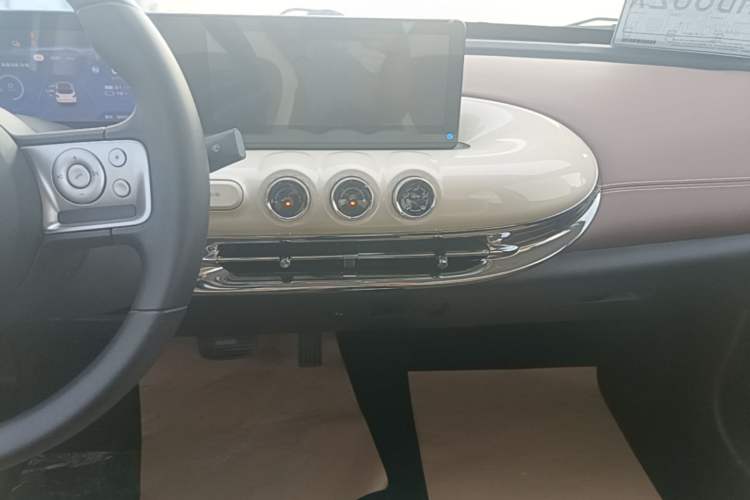 Used Wuling Bingo 2023 203km Comfort Edition Audio And AC Panel