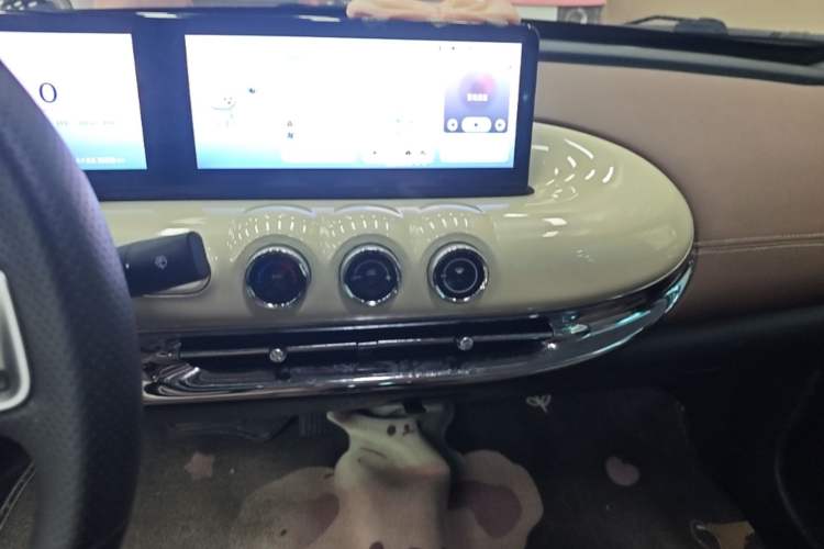 Used Wuling Bingo 2023 333 km Lingxi Connected+ Version Audio And AC Panel