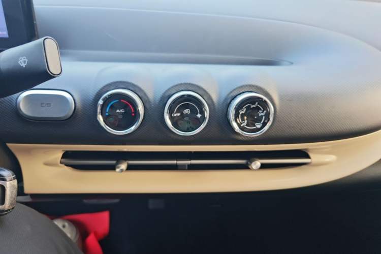 Used Wuling Bingo 2023 203km Light Edition Audio And AC Panel