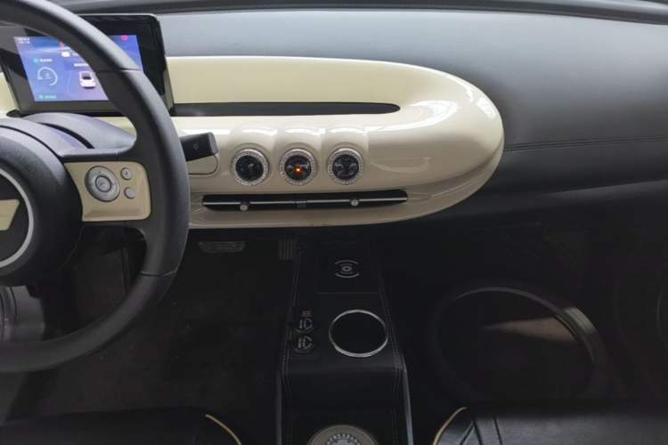 Used Wuling Bingo 2023 203km Light Edition Audio And AC Panel