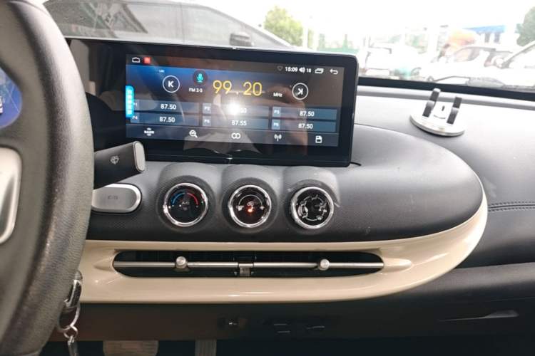 Used Wuling Bingo 2023 333 km Fast-Share Version Audio And AC Panel