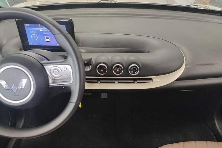 Used Wuling Bingo 2023 203km Light Edition Audio And AC Panel