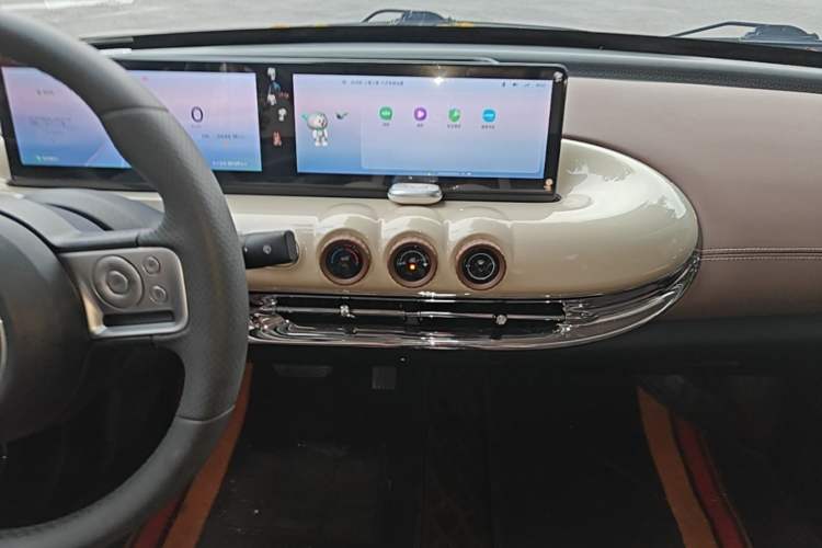 Used Wuling Bingo 2023 333 km Lingxi Connected Version Audio And AC Panel
