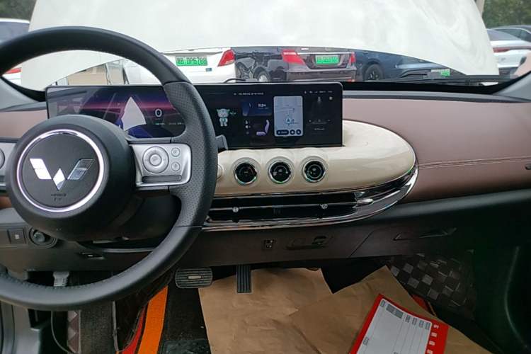 Used Wuling Bingo 2023 333 km Lingxi Connected+ Version Audio And AC Panel