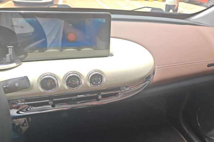 Used Wuling Bingo 2023 203km Comfort Edition Audio And AC Panel