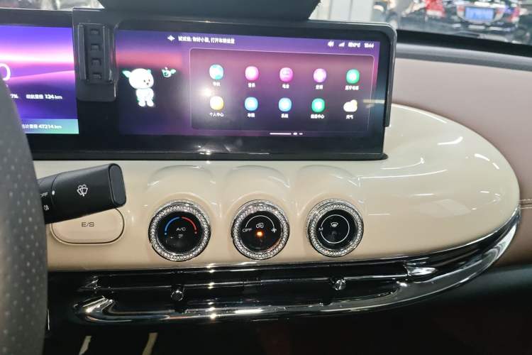 Used Wuling Bingo 2023 333 km Lingxi Connected+ Version Audio And AC Panel