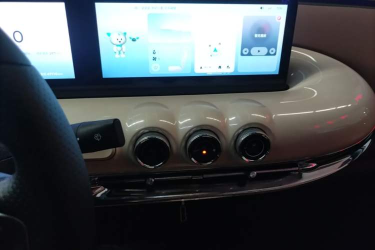 Used Wuling Bingo 2023 333 km Lingxi Connected Version Audio And AC Panel