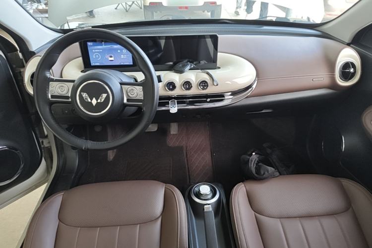 Used Wuling Bingo 2023 203km Comfort Edition Center Console