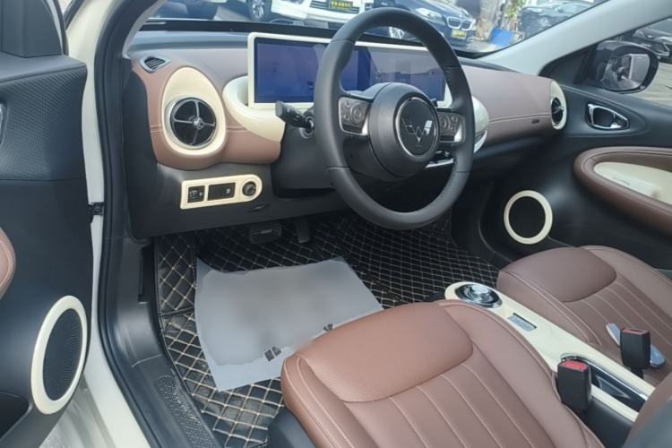 Used Wuling Bingo 2023 410 km Lingxi Deluxe Edition Center Console