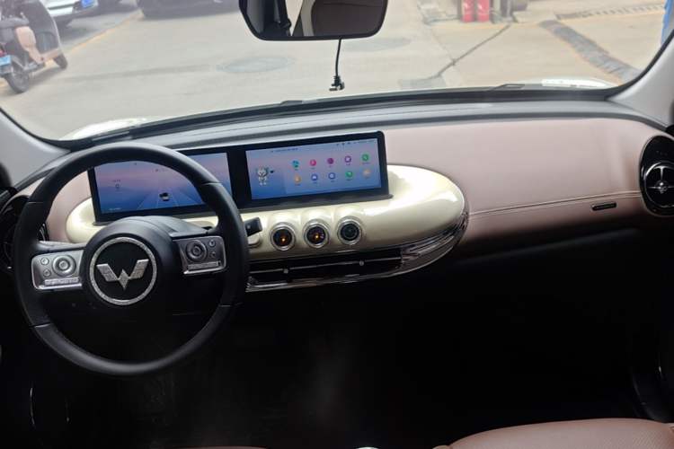 Used Wuling Bingo 2023 333 km Lingxi Connected+ Version Center Console