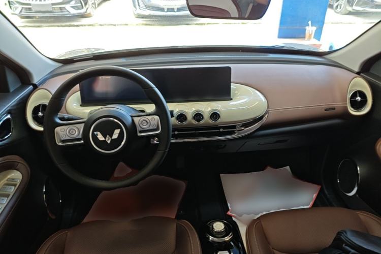 Used Wuling Bingo 2023 410 km Lingxi Deluxe Edition Center Console