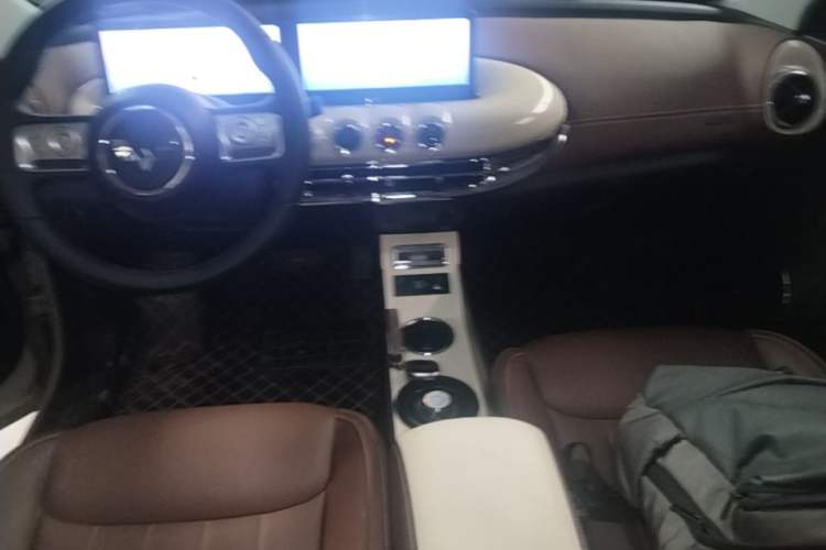 Used Wuling Bingo 2023 333 km Lingxi Connected+ Version Center Console