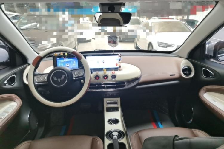 Used Wuling Bingo 2023 203km Comfort Edition Center Console