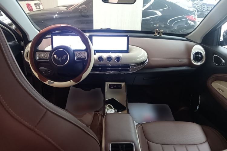 Used Wuling Bingo 2023 410 km Lingxi Deluxe Edition Center Console
