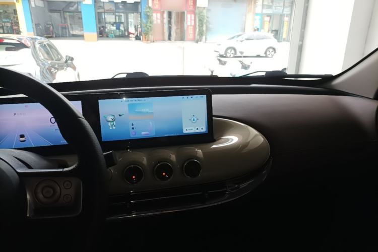 Used Wuling Bingo 2023 333 km Lingxi Connected Version Center Console