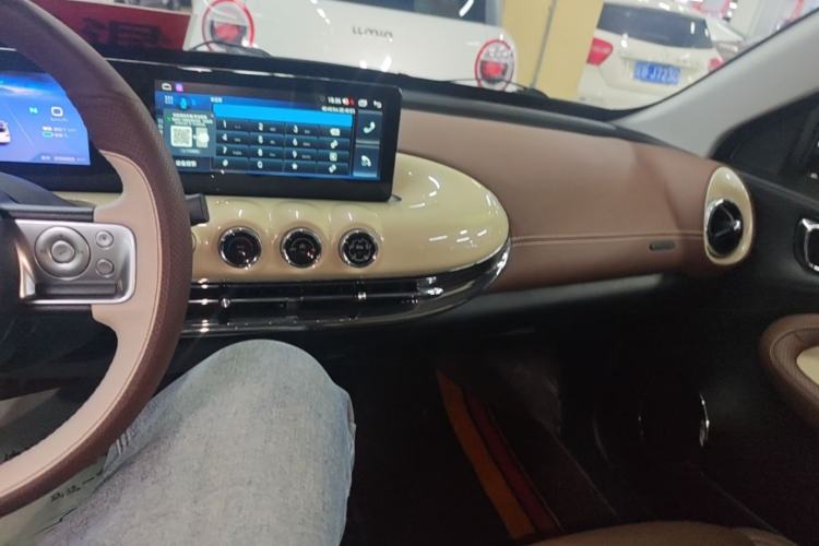 Used Wuling Bingo 2023 203km Comfort Edition Center Console