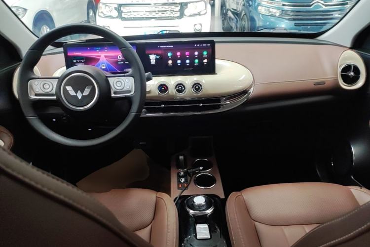 Used Wuling Bingo 2023 333 km Lingxi Connected Version Center Console