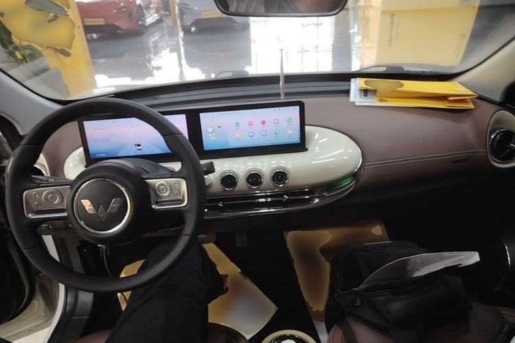 Used Wuling Bingo 2023 333 km Lingxi Connected+ Version Center Console