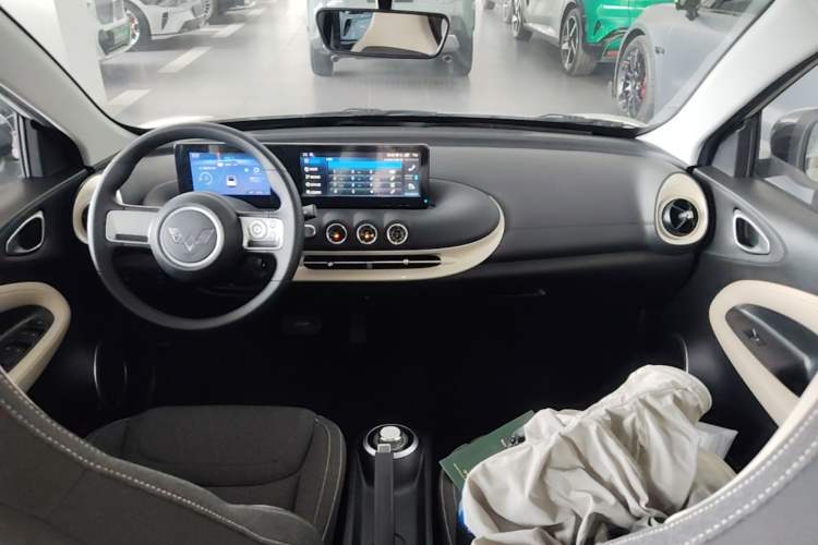 Used Wuling Bingo 2023 333 km Fast-Share Version Center Console