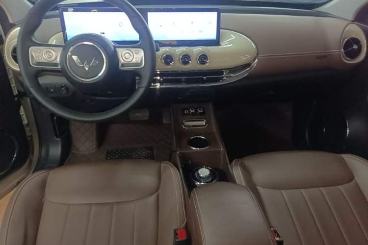 Used Wuling Bingo 2023 333 km Lingxi Connected Version Center Console
