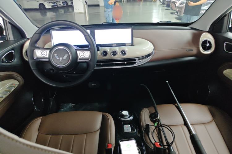 Used Wuling Bingo 2023 410 km Lingxi Deluxe Edition Center Console