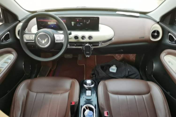 Used Wuling Bingo 2023 333 km Lingxi Connected+ Version Center Console